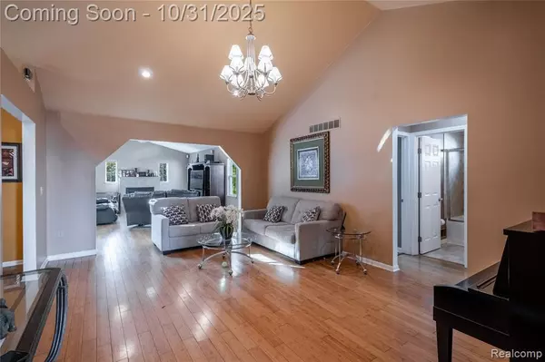 Grand Blanc, MI 48439,7036 Glen Oak Drive