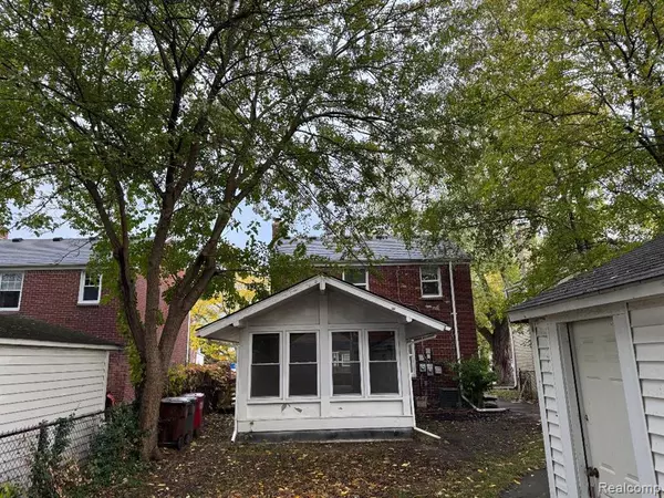 Grosse Pointe Woods, MI 48236,19235 RAYMOND Street