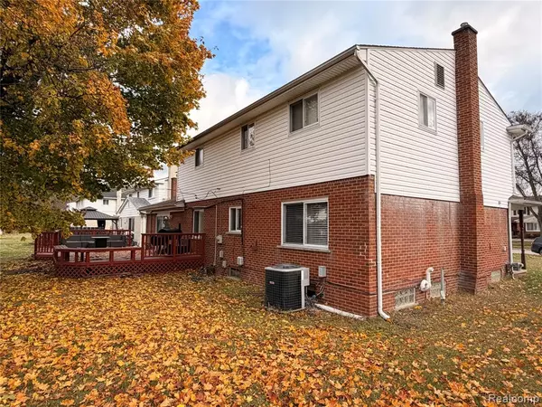 Southfield, MI 48076,27805 Arlington S Drive