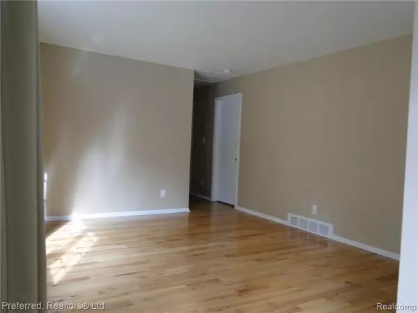 West Bloomfield, MI 48324,2415 KEITH RD