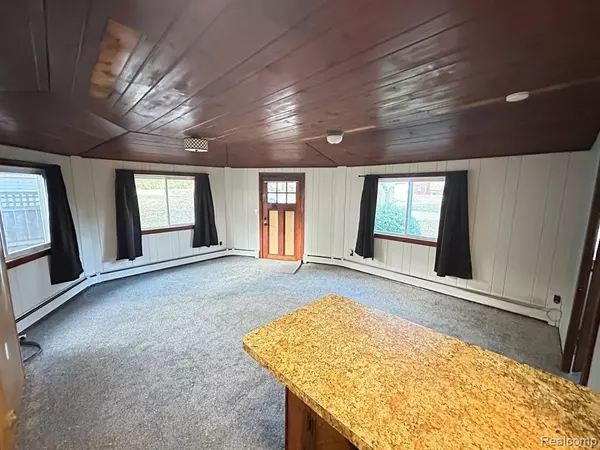 Waterford, MI 48327,941 Shoshone Circle