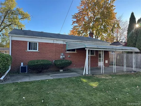 Saint Clair Shores, MI 48082,22801 Furton Street