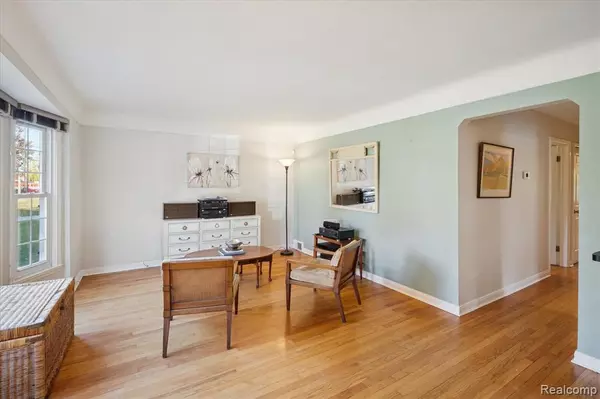 Oak Park, MI 48237,24700 Westhampton Street