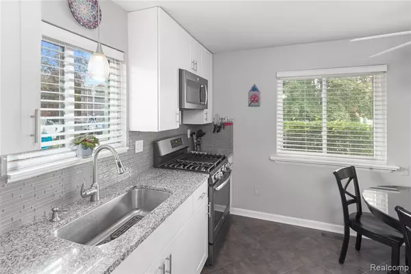 Dearborn Heights, MI 48127,6523 N Vernon Street