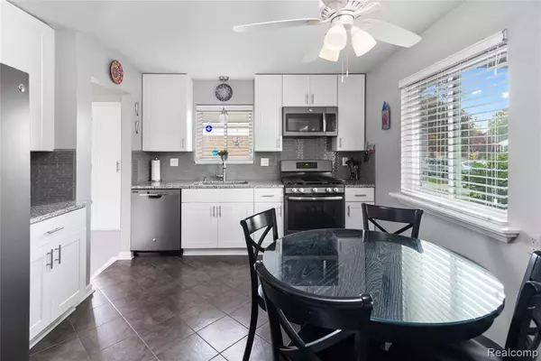 Dearborn Heights, MI 48127,6523 N Vernon Street