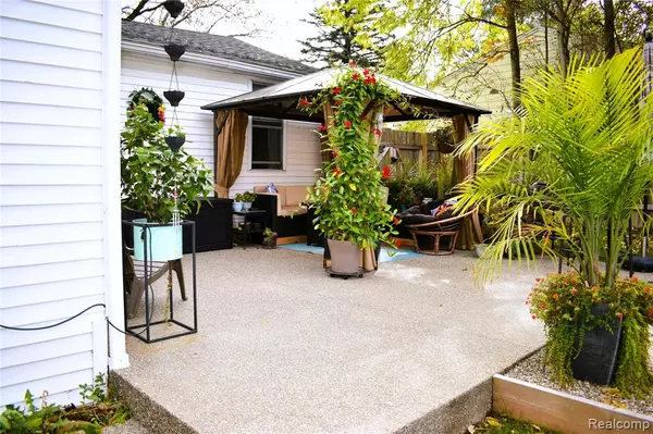 Grand Blanc, MI 48439,7400 Lawrence Street