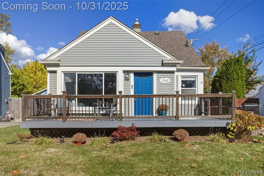 1560 Columbia Road, Berkley, MI 48072