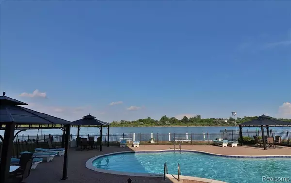 Wyandotte, MI 48192,3301 BIDDLE AVE APT 3C