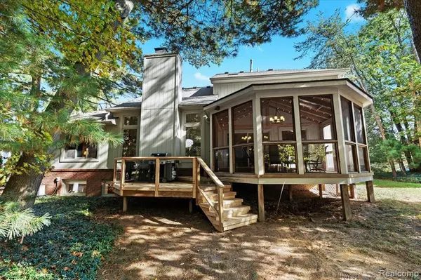 Wixom, MI 48393,1227 Briarwood Court