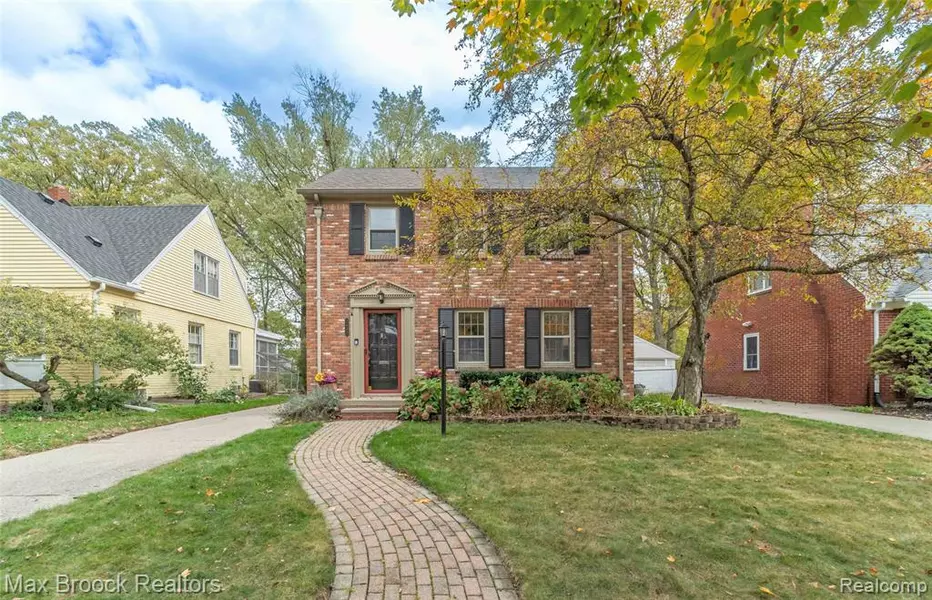 2432 Maplewood Avenue, Royal Oak, MI 48073