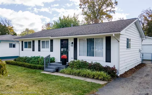 2825 Wall Street, Keego Harbor, MI 48320