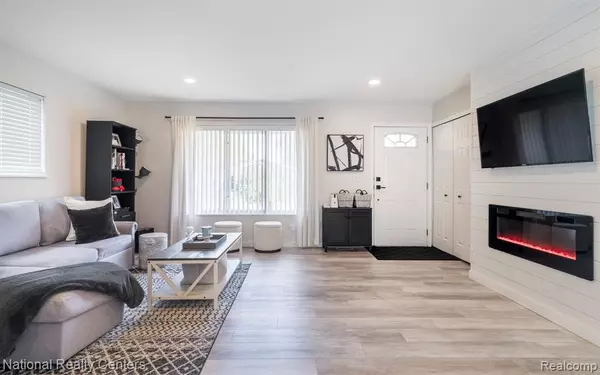 Keego Harbor, MI 48320,2825 Wall Street