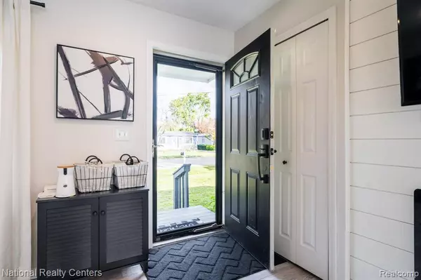 Keego Harbor, MI 48320,2825 Wall Street