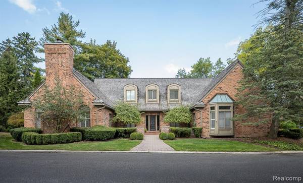 1537 Ashford Lane, Birmingham, MI 48009