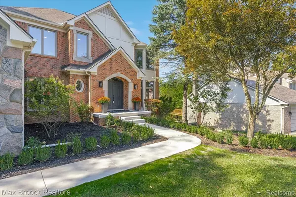 West Bloomfield, MI,7219 Oakwood Drive