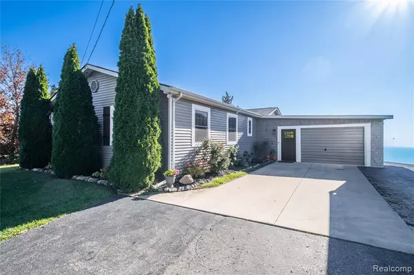 Fenton, MI 48430,10476 Runyan Lake Road