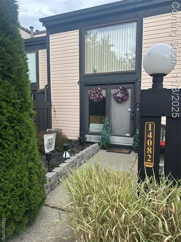 14082 Jackson St, Taylor, MI 48180