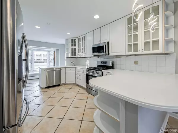 Troy, MI 48084,3730 Eastbourne Drive