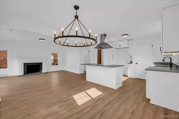 Detroit, MI 48235,16546 Sussex Street