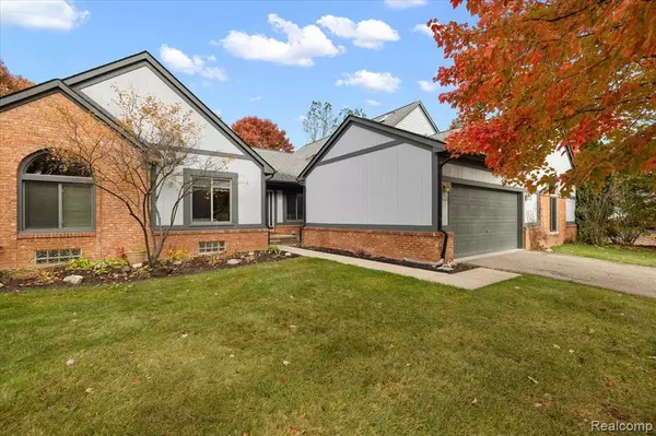 2710 Lochmoor Boulevard, Lake Orion, MI