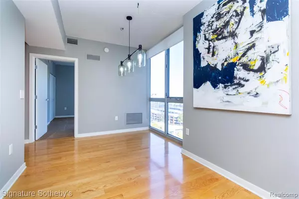 Royal Oak, MI 48067,432 S Washington Avenue