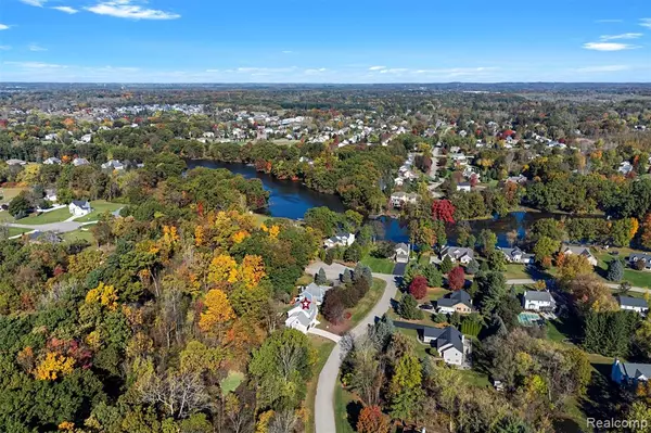 South Lyon, MI 48178,10832 Eagle Cove Drive