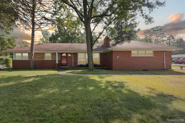 22510 Lahser Road,  Southfield,  MI 48033