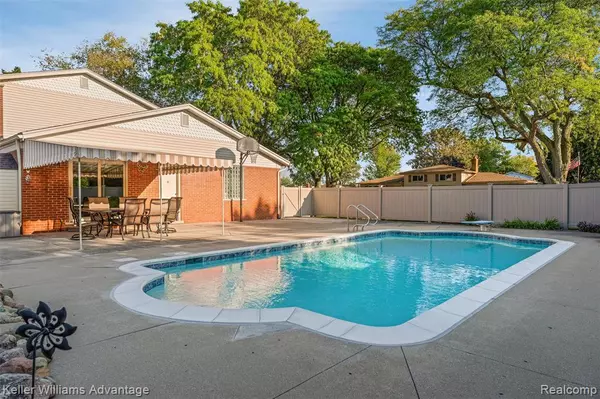 Warren, MI 48093,11285 Hanover Drive