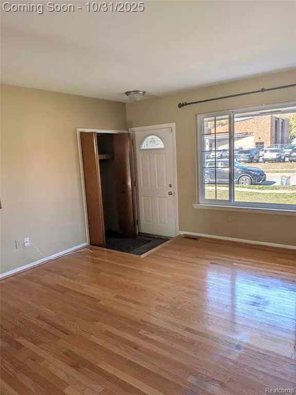 Berkley, MI 48072,2165 Sunnyknoll Avenue