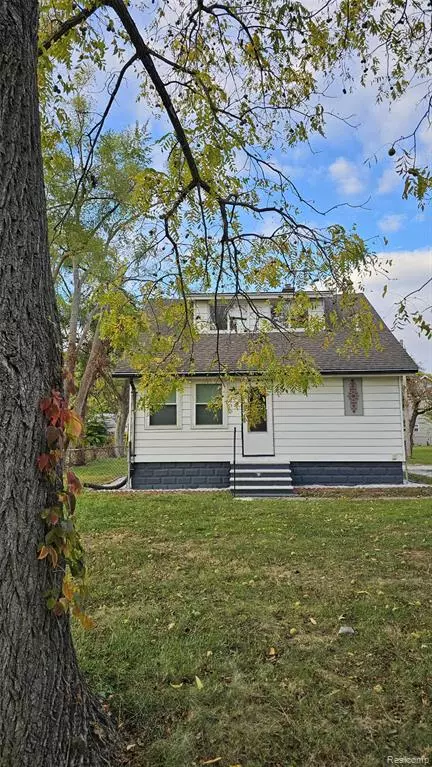 Clinton Twp, MI 48035,22141 15 Mile Road