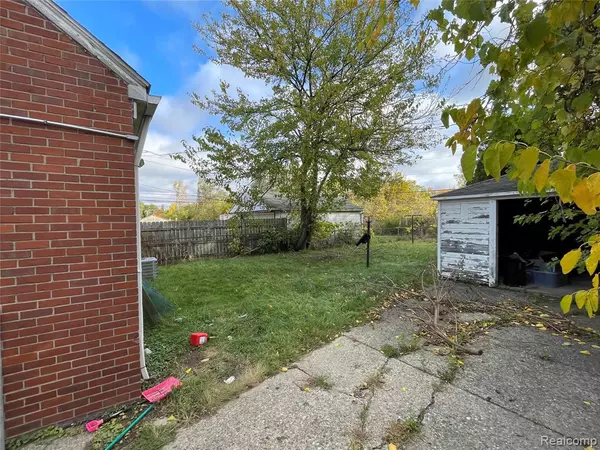 Detroit, MI 48205,19204 Joann Street