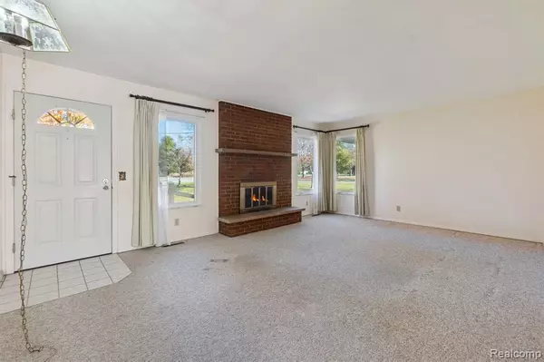 Montrose, MI 48457,15016 East Road