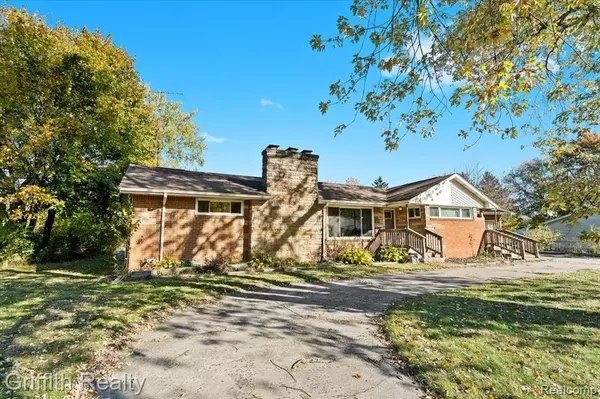 Grand Blanc, MI 48507,1044 W Rowland Street