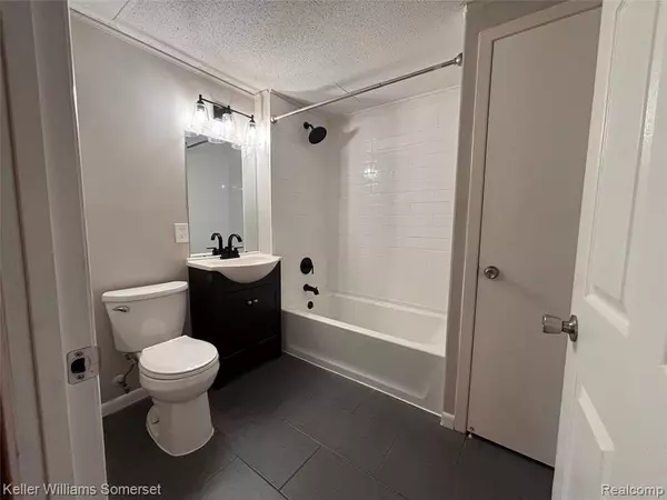 Harrison Township, MI,39471 Jefferson Avenue