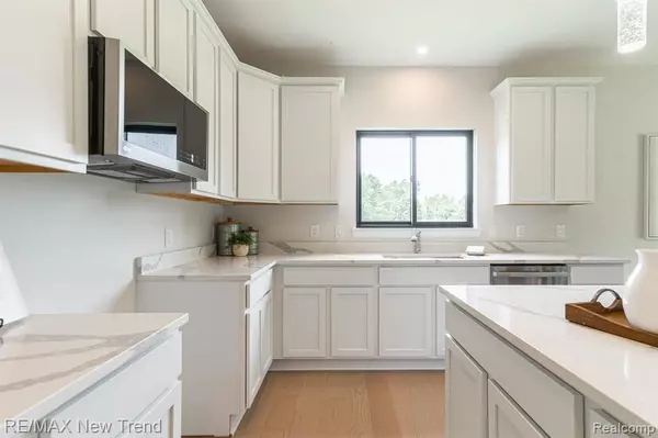 Wixom, MI 48393,3184 ROMA Court