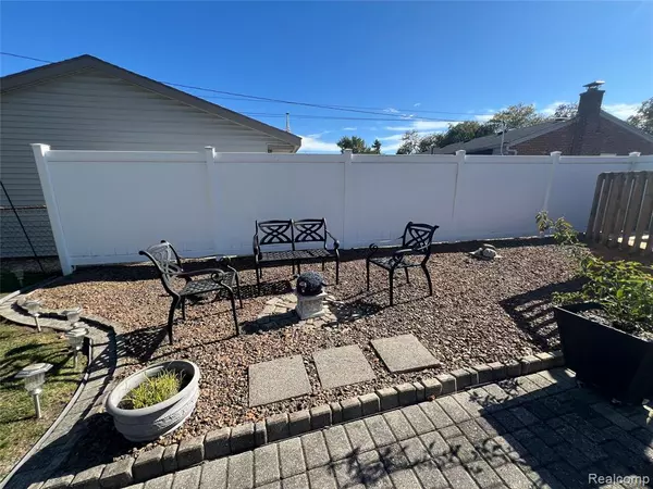 Wayne, MI 48184,36753 Greenbush Road