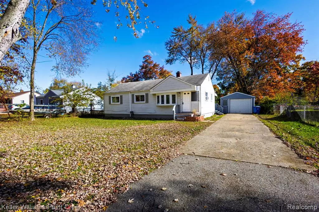 Waterford, MI 48327,411 Clayburn Boulevard