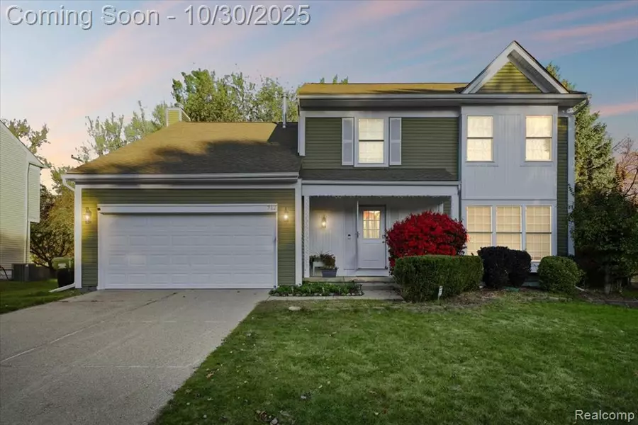 712 Whitney Drive, Rochester Hills, MI 48307