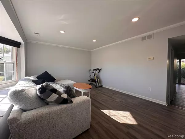 Northville, MI 48167,19585 Mariner Court