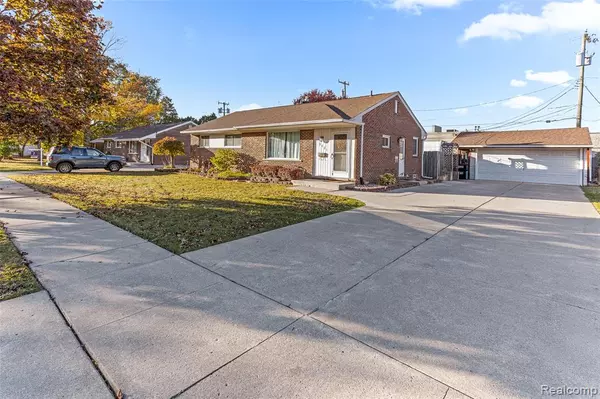 Dearborn Heights, MI 48127,8681 Whitefield Street