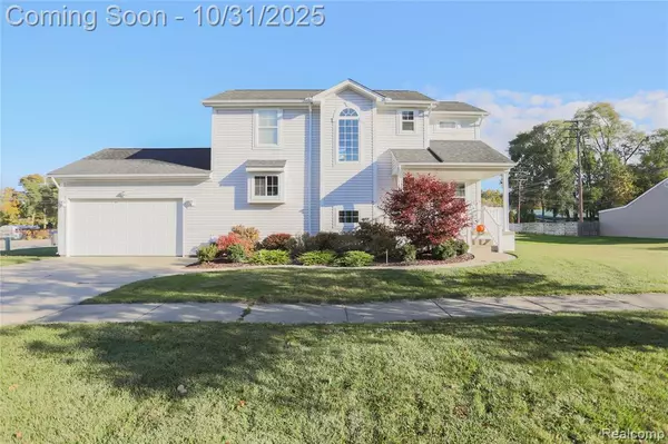 21145 Hillcrest Street, Clinton Twp, MI 48036