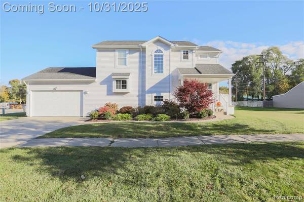 21145 Hillcrest Street, Clinton Twp, MI 48036