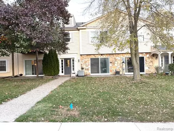 831 BLOOMFIELD VILLAGE Boulevard, Auburn Hills, MI 48326