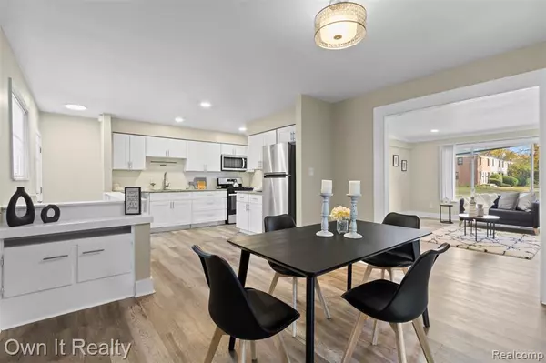 Oak Park, MI 48237,24701 Scotia Road