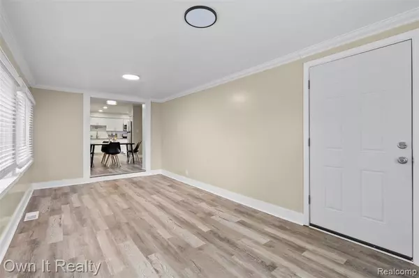 Oak Park, MI 48237,24701 Scotia Road