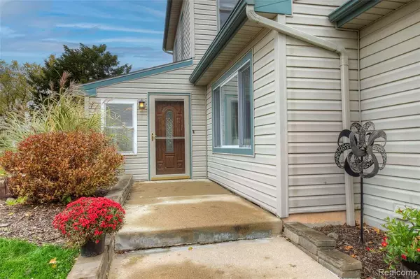 Walled Lake, MI 48390,212 Hillcroft Drive