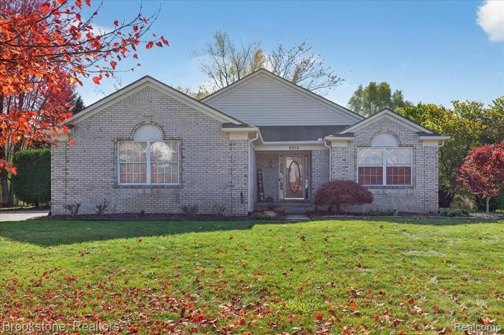 Clarkston, MI 48348,4954 Spring Meadow Dr