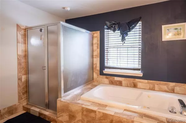 Macomb, MI 48044,48850 Village Drive