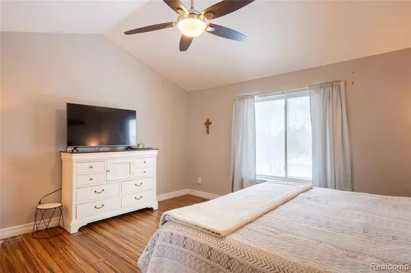 Macomb, MI 48044,48850 Village Drive