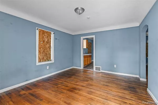 Detroit, MI 48219,18461 Heyden Street